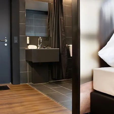 Hotel Kuf By Wmm