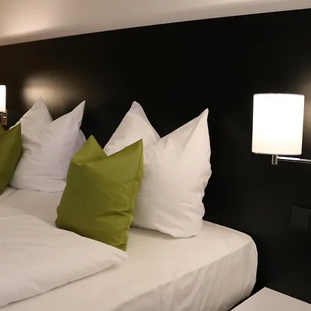 Hotel Kuf By Wmm